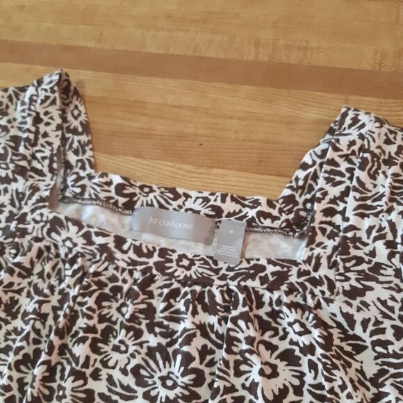Liz Claiborne Short Sleeve Floral Top - Picture 4 of 9